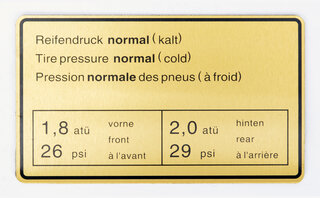 Klebeschild Reifendruck (1.8 bar - 2.0 bar)