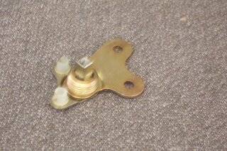 Druckknopflager links