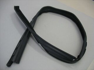 928 Side window guide right