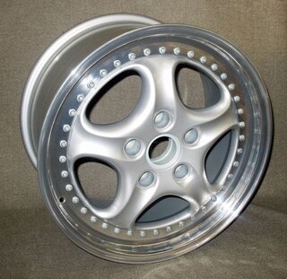 10x18 ET65 Leichtmetallrad 993 RS - Silber