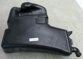 Washer bottle 911+930 74-83 (without headlight washer)