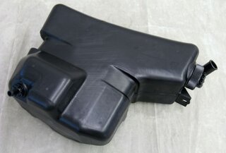 Washer bottle 911+930 74-83 (without headlight washer)