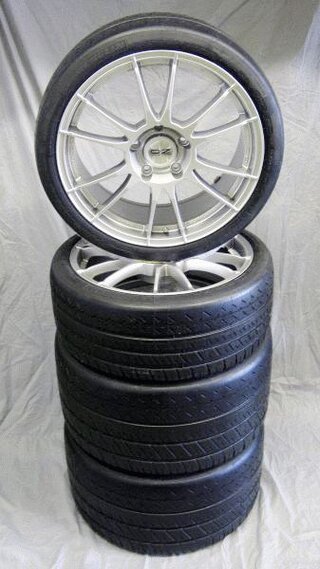 Wheelset OZ Ultraleggera HLT Race Silver with Michelin Pilot Sport Cup 8.5 + 11x 19