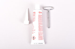 Sealing compound 30gr. Drei Bond Silikon 1209