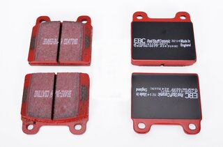 Club Sport Bremsbelag-Satz " EBC Redstuff " mit Strassenzulassung
