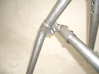 Gurtrohr Stahl ( für 40mm Rohr) demontierbar spezial mit Befestigungsklammern ( universell)