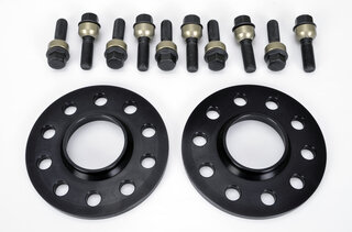 Spacer Set Macan - 15 mm - Silver - Hub Centric - Sold as a Pair