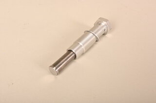 Chain adjuster
