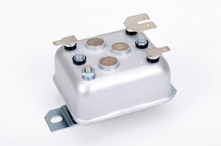 Lichtmaschinenregler 12V / 420 W ( 14 V )