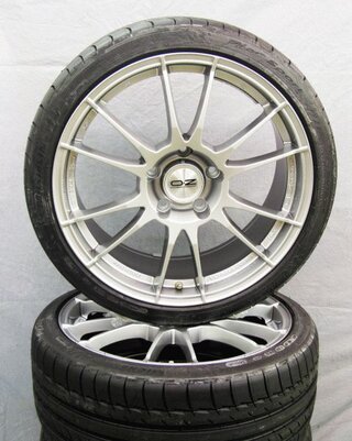Radsatz OZ Ultraleggera HLT  Matt Race Silber mit Michelin PS4S, incl. RDK   8,5+12 x20 ET 50/51