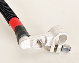 Connecting line Battery + to central-electric