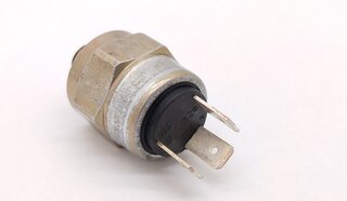 Bremslichtschalter 3-polig 911-84