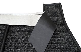 Jeu tapis complet coupé 68-73 noir en moquette bouclée