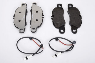 Brake service kit  front (no Discs!) 997-2 C4 09-