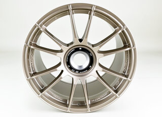 Jante OZ 12x19ET63  Ultraleggera fixation centrale Zentralverschluss HLT, or blanc