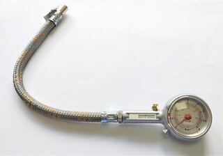Reifendruckmessgerät mit Schlauchanschluss und Momentstecker 30cm und Ablassventil 0-4bar/0-57psi