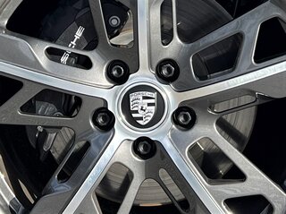Cache moyeu - noir mat - écusson Porsche monocouleur  - 971.2 Panamera / 9J1 Taycan (1NE)