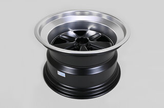Retro-Design Wheel - 11x18 ET-3 Black + Polished Lip