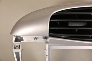Aufnahmerahmen für Mittelkonsole 996.1 -2001/ Turbo (I662/ XKW) - Arktissilber