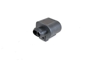 Flat contact housing with contact locking