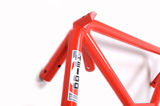 Arceau 996/997GT2/GT3 acier rouge RAL3020 montage uniquement sur version clubsport usine