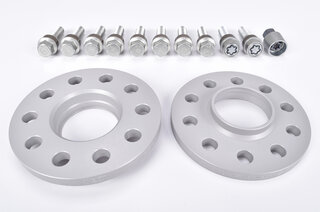 Spacer Set with Locks Macan - 12 mm - Silver - Hub Centric - Sold as a Pair