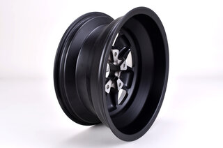Classic-Design Wheel - 7x16 ET23.3 Black + Polished Lip
