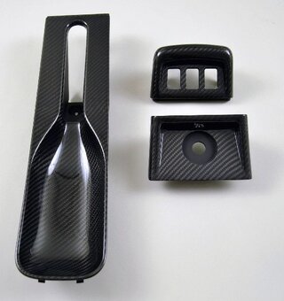 Carbonbezug für 964/993, 3tlg. 1x Handbremswanne, 2x Schalterblende (vorab angelieferte Teile)