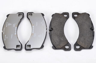 Brake Pad Set Macan - Front - for 18" Rotor / Silver Calipers
