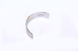 Crankshaft bearing with partial groove  " marked yellow "
