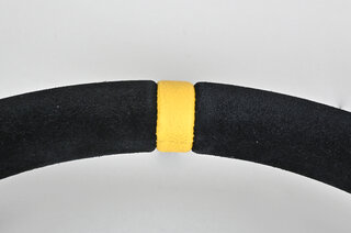 Lenkrad MOMO Wildleder schwarz (ohne TÜV), incl Rückrüstadapter und Hupenknopf
