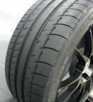 Wheel set OZ Ultraleggera HLT black (8.5 + 11 x 19) with Michelin PS2