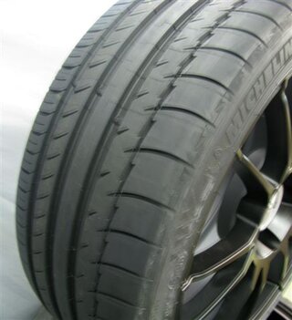 Wheel set OZ Ultraleggera HLT black (8.5 + 11 x 19) with Michelin PS2 N2