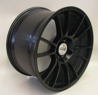 Jeu de roues OZ Ultraleggera HLT noir 8,5+12x19 ET51/53 avec Michelin Pilot sport cup 2 N0