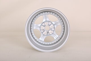 8,5x18ET21 P-Rad Dreiteilig Felge - Silber