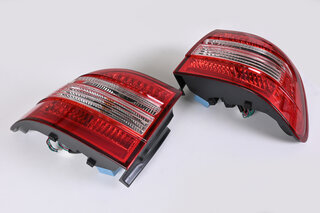 LED Taillight Assembly Set 955 Cayenne - Red / Crystal