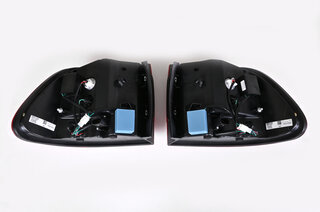 LED Taillight Assembly Set 955 Cayenne - Red / Crystal