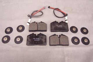 Brake service kit  front  ( no Discs!)   968  92-95