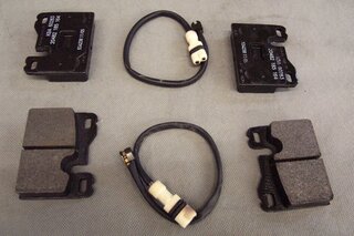 Brake service kit  rear  ( no  Discs!)   944 87-89