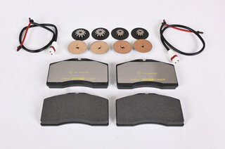 Kit service freins AV (sans disques ) 965 3,6  93-94