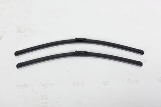 Wiper blades (driver and passenger side) set for right-hand drive