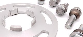 Wheel Spacer rear - 7mm - Hub Centric - Anodized with Bolts - Silver - Sold Individually