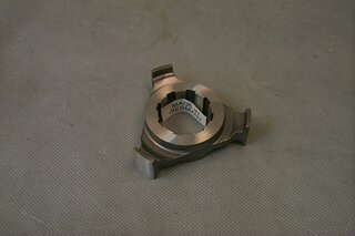 Guide sleeve 930