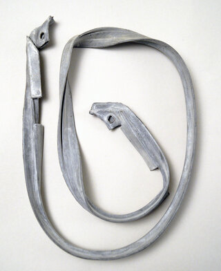 Additional gasket rear spoiler centre 924 80-88, 944 82-90