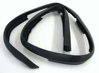 Seal for rear spoiler right black 968 92-95