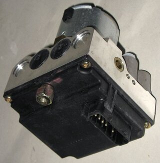 Hydroaggregat ABS 993 ohne automatisches Bremsdifferential