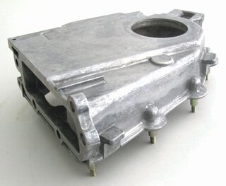 Chain case left