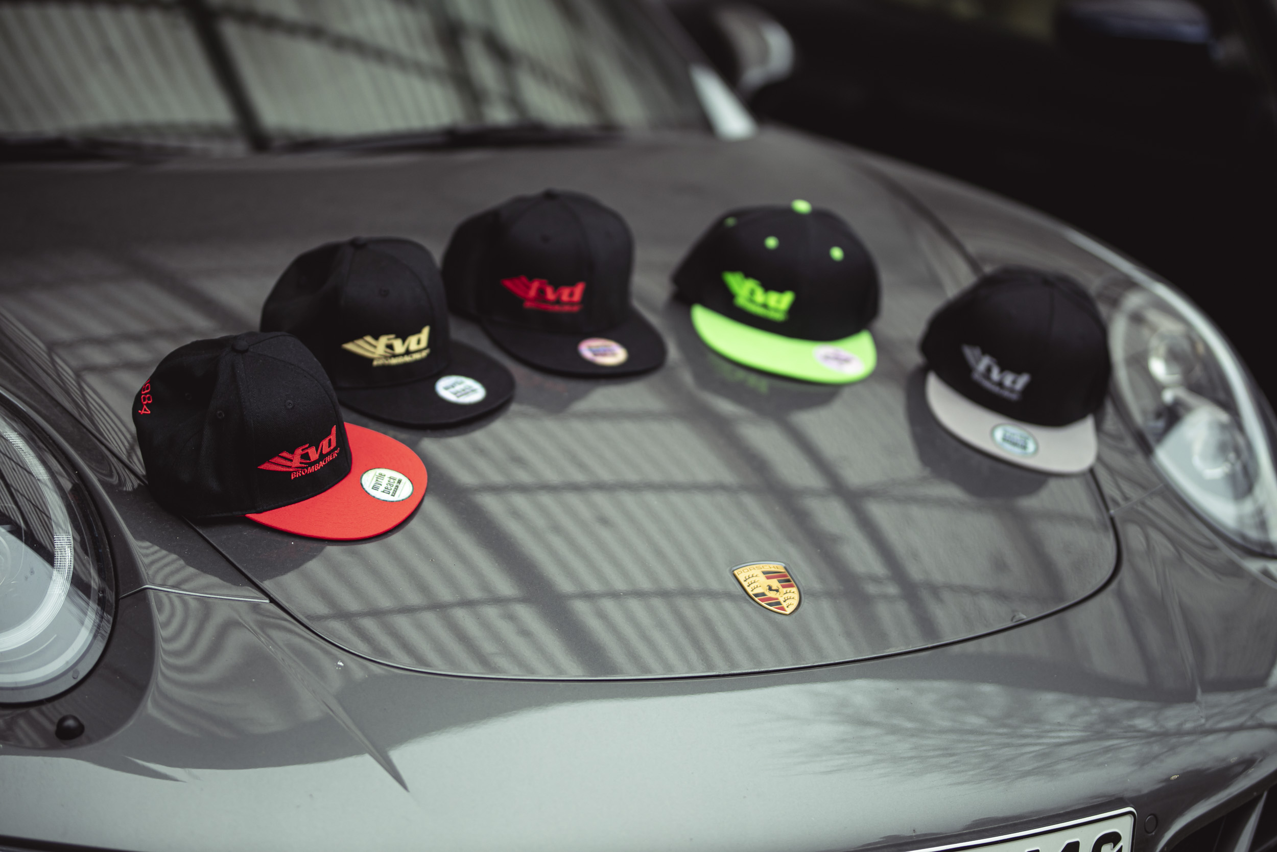FVD cap - Black- Gold stiching - Logo front - ADVCAPSCHWARZSG - Porsche ...