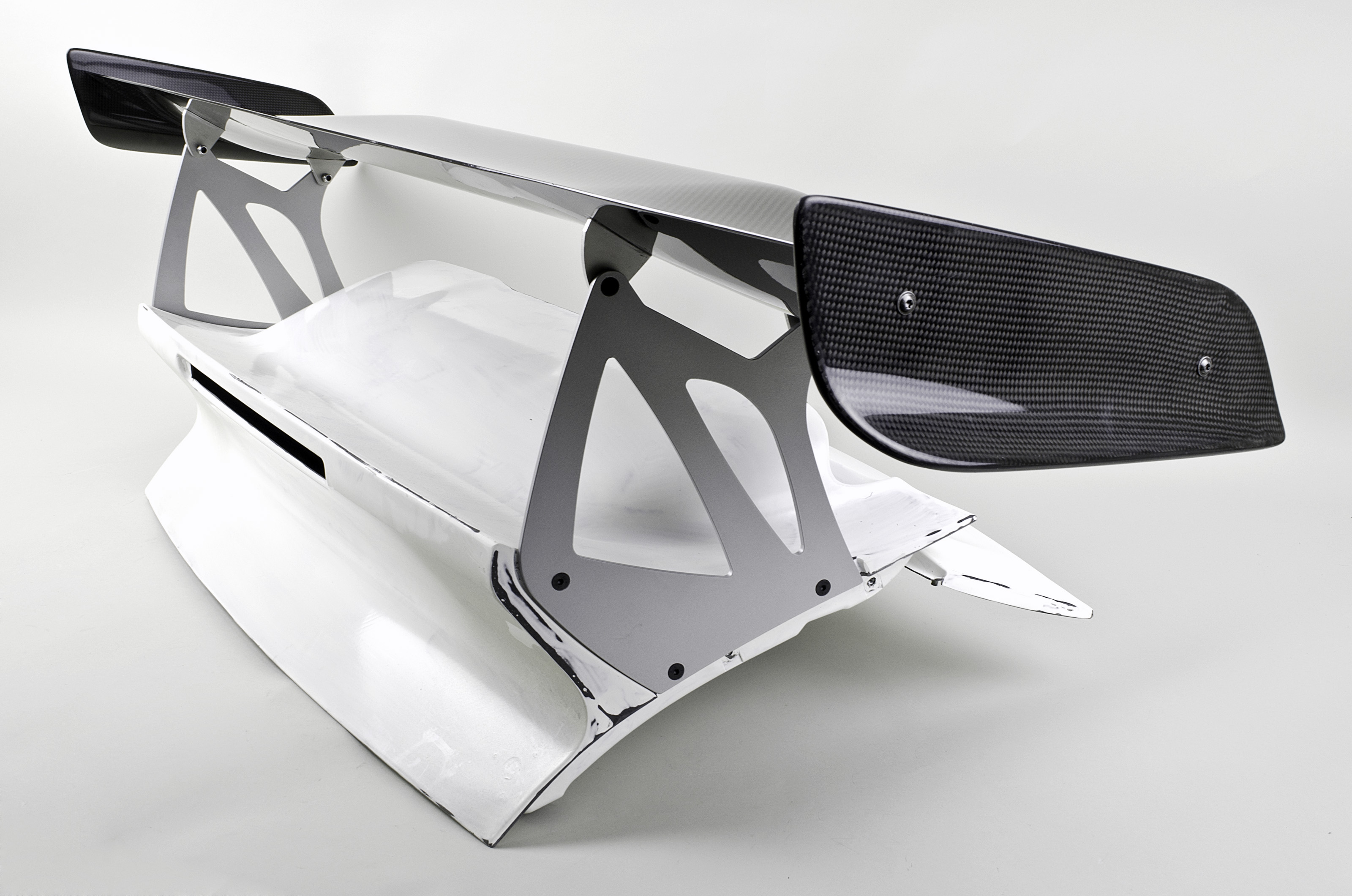 Rear Decklid and Wing 997.1 / 997.2 - 997.2 GT3 Rennsport Tribute ...